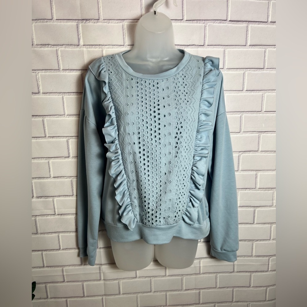 YUNI Los Angeles women Blue Ruffled Eyelet Sweatshirt/size L